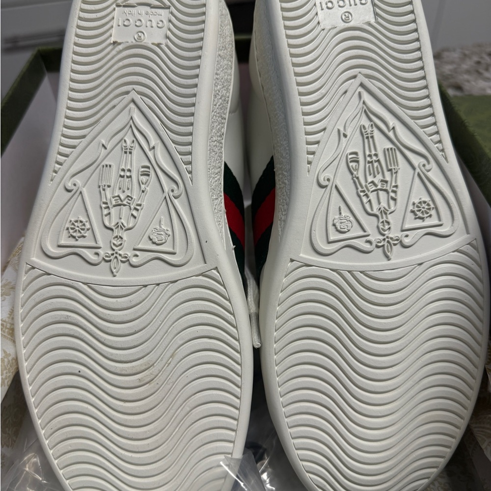 Gucci White Sneakers with Red and Green Accents-New, never worn - Picture 2 of 6
